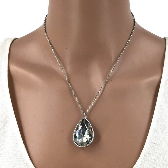 Teardrop Pendant Necklace Silver Tone Adjustable Length Casual Career - Picture 1 of 2